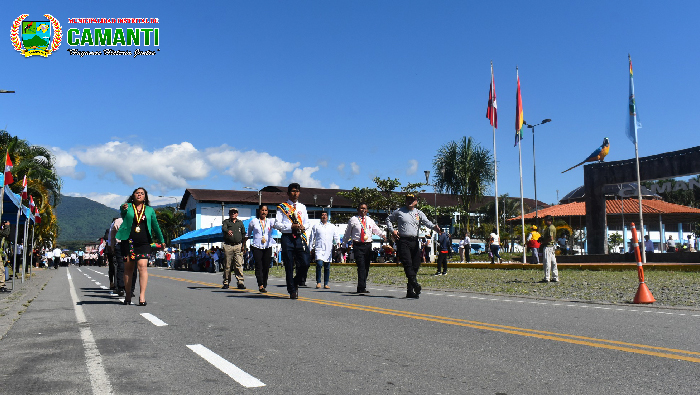 Camanti Celebra el Bicentésimo Segundo Aniversario de la Independencia del Perú con Izamiento y Desfile Cívico