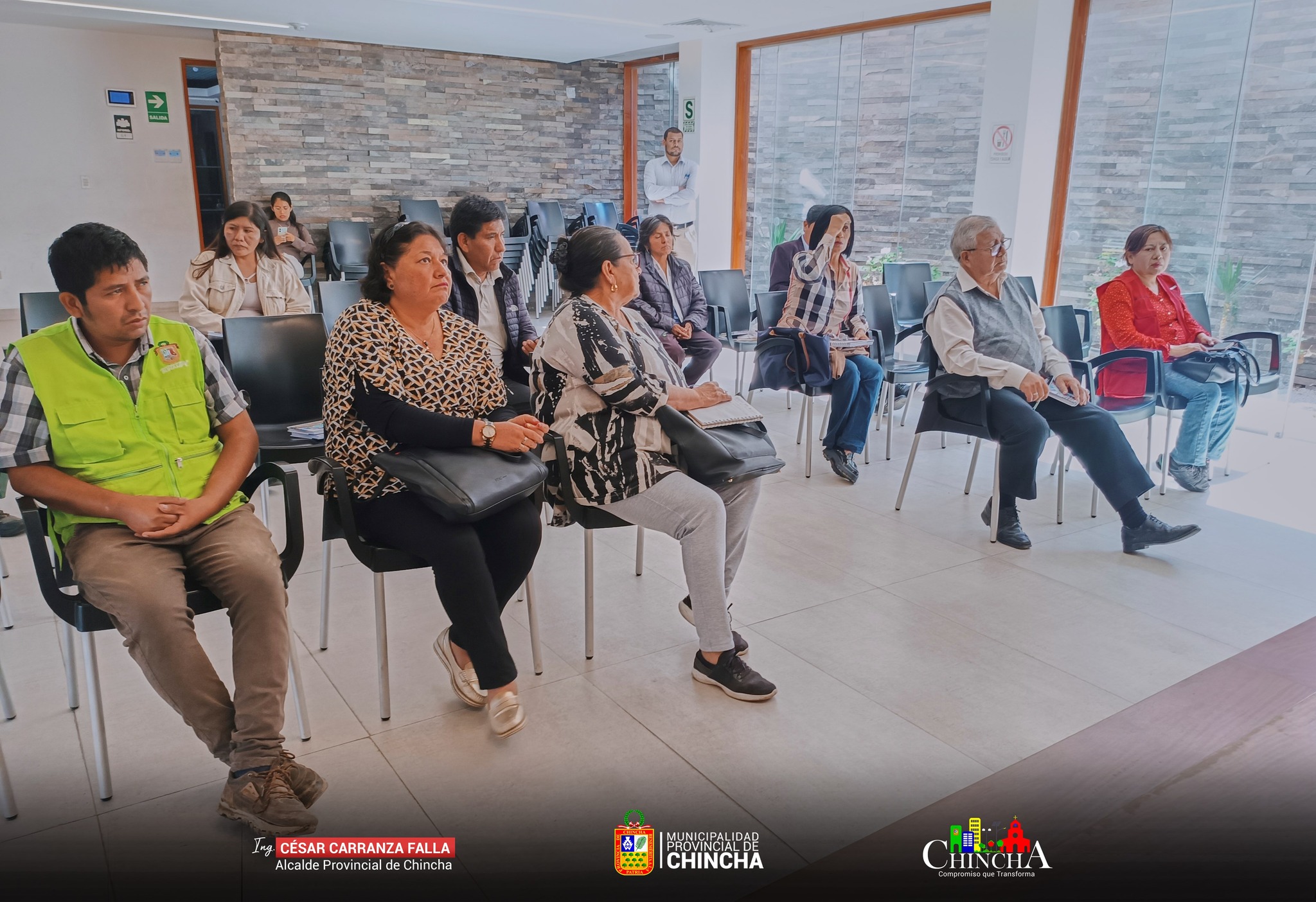 La Municipalidad Provincial de Chincha a través de la Subgerencia de Saneamiento, Salud y Gestión, inició con las reuniones de la Comisión Ambiental Municipal del año 2024, integrando a nuevos participantes. Entre los participantes estuvieron los regidores de la comuna, entidades públicas y privadas y organizaciones civiles. Esto con el fin de garantizar una visión compartida del desarrollo sostenible local.
Estas reuniones abren las puertas para que los participantes puedan exponer las diferentes problemáticas ambientales locales correspondientes a sus sectores, buscando así la resolución en común.
Esta reunión permitió exponer los antecedentes de la CAM y la Socialización del reglamento, dando el punto de partida para diferentes acuerdos que beneficiarán a nuestra provincia.
#MunicipalidadProvincialDeChincha #CompromisoQueTransforma #CesarCarranzaFalla
📱¡Estamos en Tik Tok!, síguenos en: https://www.tiktok.com/@muniprovindechincha