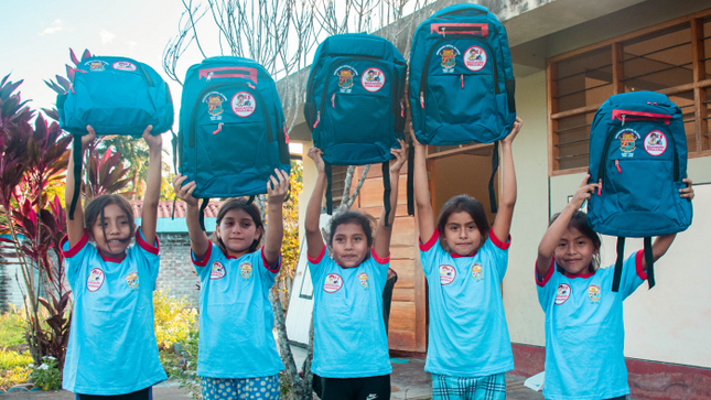 ENTREGA DE MOCHILAS LOS ANGELES