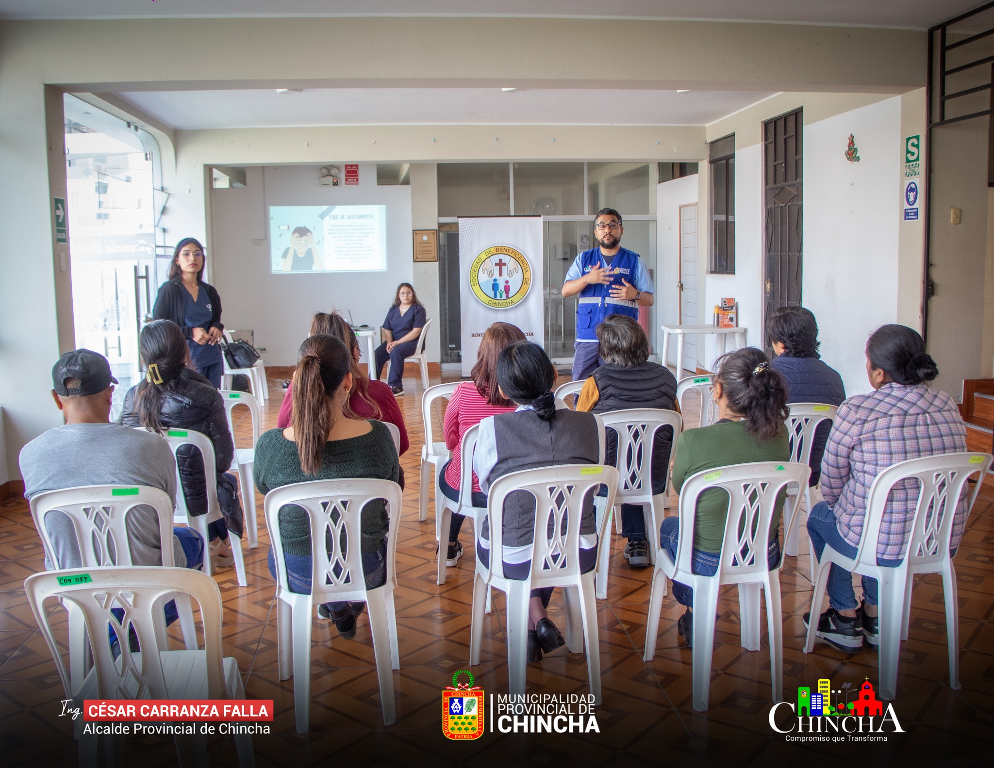 El área de Psicología de la DEMUNA PROVINCIAL DE CHINCHA, realizó un taller psicológico a trabajadores de la Sociedad de Beneficencia de Chincha.
Esta actividad, enfocada en promover la salud mental y emocional, donde abordó temas esenciales para mejorar la comunicación y el trabajo en equipo. ✨
#MunicipalidadProvincialDeChincha
#CompromisoQueTransforma
📱¡Estamos en Tik Tok!, síguenos en: https://www.tiktok.com/@muniprovindechincha