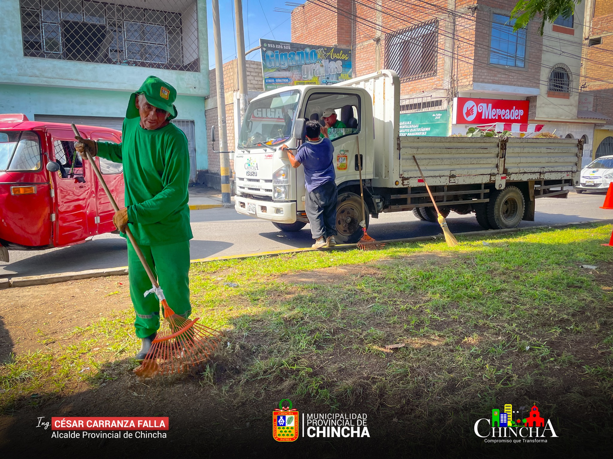 Con el objetivo mejorar las áreas verdes y la imagen de nuestra Provincia, el personal de parques y jardines de la entidad municipal, sigue realizando la ardua labor de mantenimiento, limpieza y poda de grass en la Av. Virgen de Fátima y Av. Luis Massaro.
Se invoca a la población que contribuyan de manera responsable en cuidar nuestras áreas verdes y no arrojar basura en los parques, plazas y otros espacios de recreación que hay en nuestra Provincia.
Nuestro compromiso es cuidar y conservar las áreas verdes.
¡ POR UNA CHINCHA VERDE Y LIMPIA !
#MunicipalidadProvincialDeChincha
#CompromisoQueTransforma
📱¡Estamos en Tik Tok!, síguenos en: https://www.tiktok.com/@muniprovindechincha