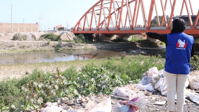 Asimismo, la oficina defensorial señaló la falta de atención a los puntos críticos inundables identificados por la Subgerencia de Defensa Civil en 11 territorios vecinales de Trujillo, como los problemas de cuencas ciegas, entre otros, que presentan los Territorios 45, 16, 17, 18 y 27. De igual modo, se pudo advertir la necesidad de acelerar los trámites para la adquisición de las motobombas que han sido requeridas por la misma Subgerencia de la MPT para afrontar las inundaciones que generarían las lluvias anómalas que se presentarán.