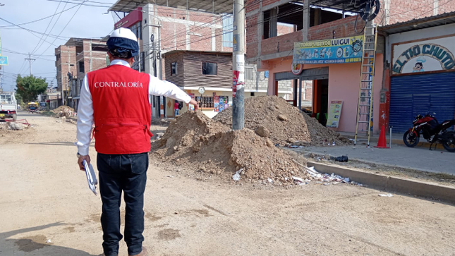  La Contraloría General reveló que el Servicio de Saneamiento Tumbes (SST) comunicó el 7 de febrero a la Dirección de Transportes el estado situacional de las redes de agua potable en las calles Jr. Elías Aguirre, Av. Aviación, Jr. Efraín Arcaya y calle Enrique López, donde se realizan trabajos por la obra de reparación de pistas en la Av. Fernando Belaunde Terry, e informó que estas tienen una antigüedad entre 21 y 26 años. 