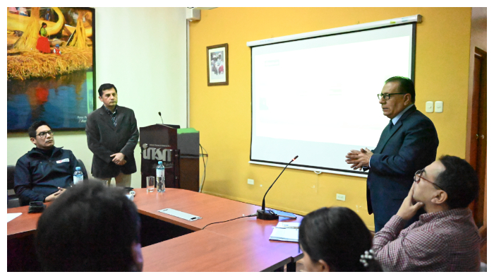El director general, Dr. Carlos Urbano, agradeció a los expertos su apoyo y espera que pronto se extienda a la parte médica.