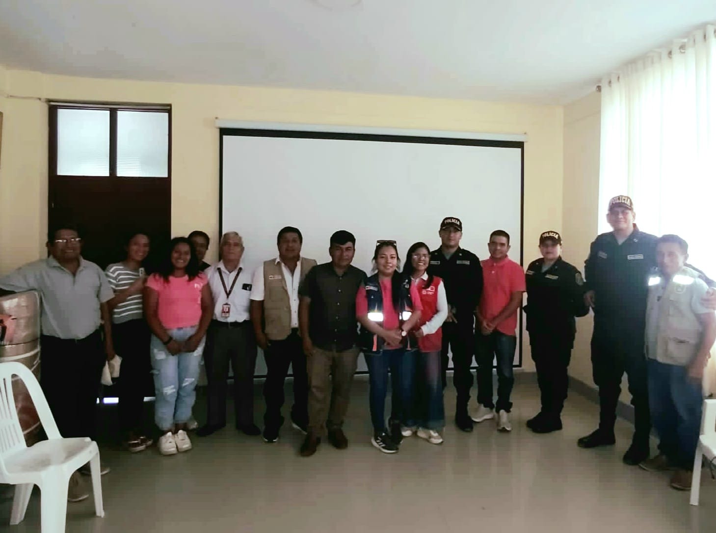 Reunión para prevenir la violencia familiar y a la mujer