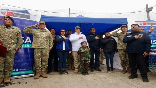 Ministro de Defensa supervisó acción cívica y entrega de donaciones en San Juan de Miraflores