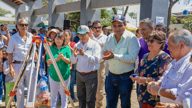 Gobernador inaugura parque Justino Ramírez para  el disfrute y recreación de vecinos de El bosque