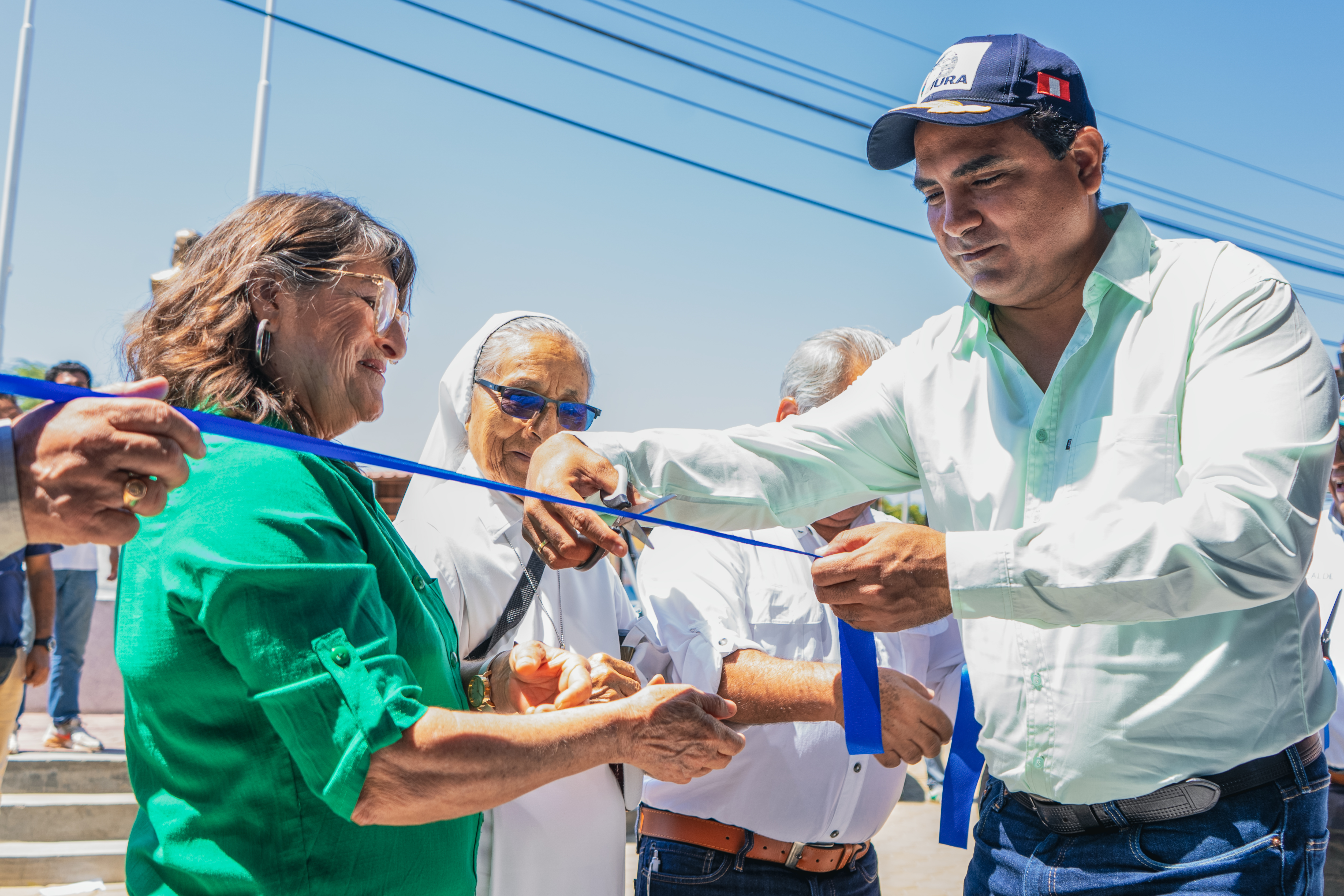Gobernador inaugura parque Justino Ramírez para  el disfrute y recreación de vecinos de El bosque