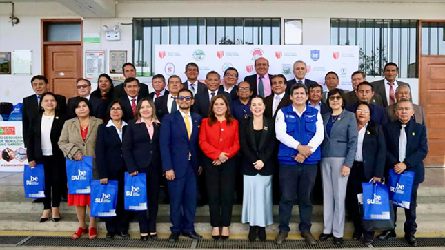 Institutos de Educación Superior Tecnológicos Públicos serán beneficiados a través de importante convenio con la Universidad César Vallejo.