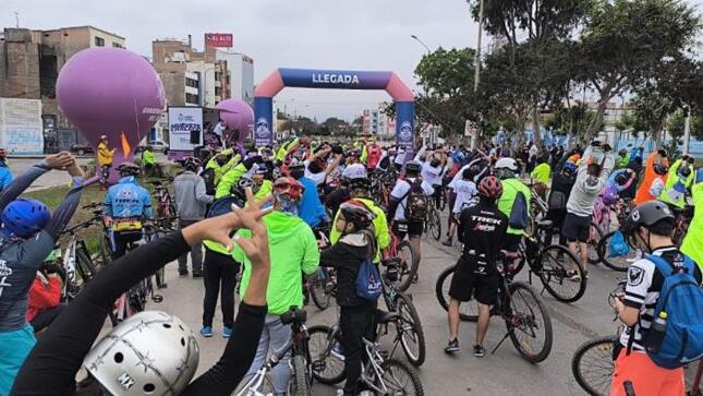 Más de 400 ciclistas recorrieron el Callao en Bicicleteada a la Chalaca 