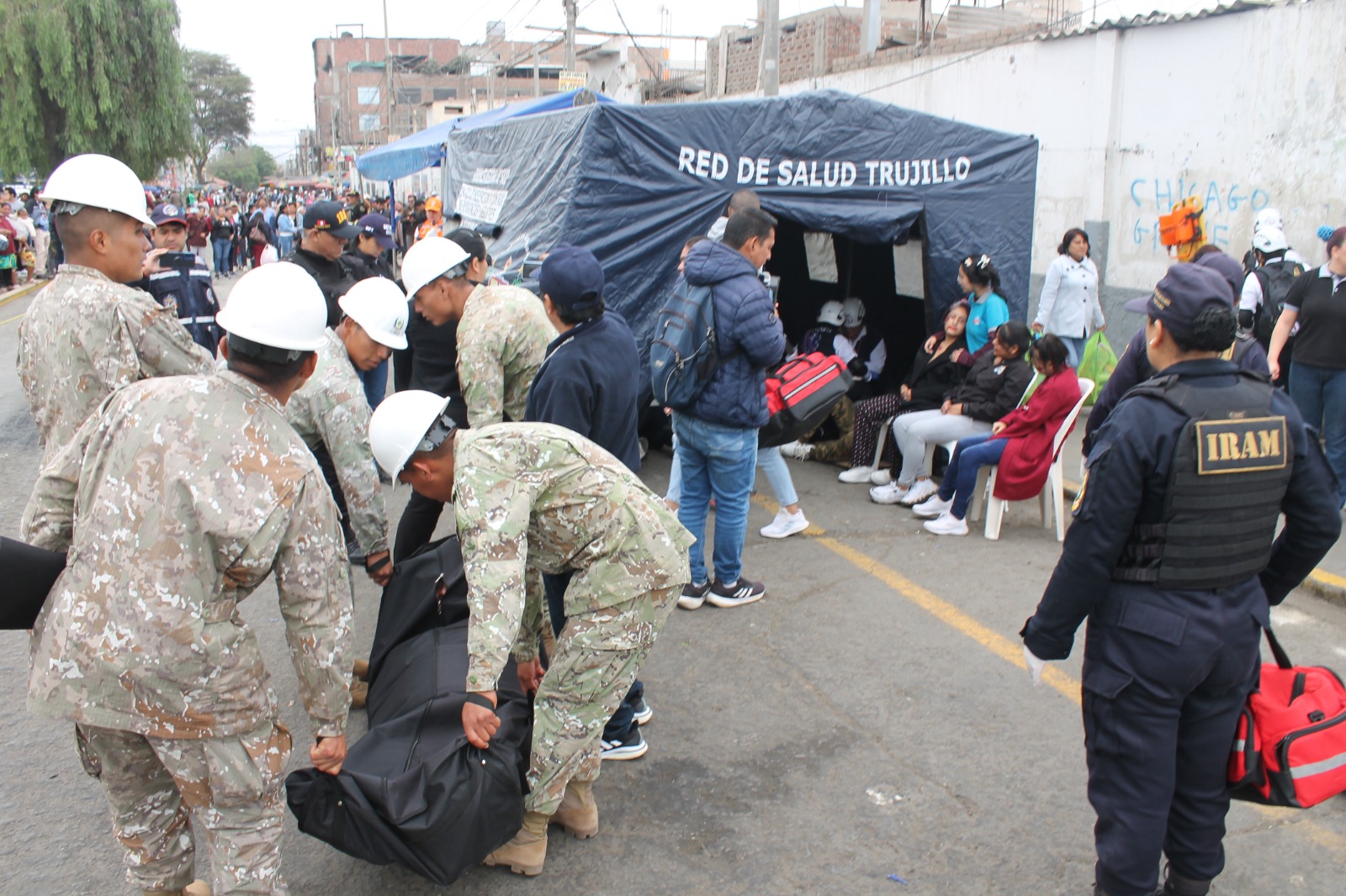 MÁS DE 2,700 FALLECIDOS POR SISMO DE 8.0 GRADOS EN LA PROVINCIA DE TRUJILLO