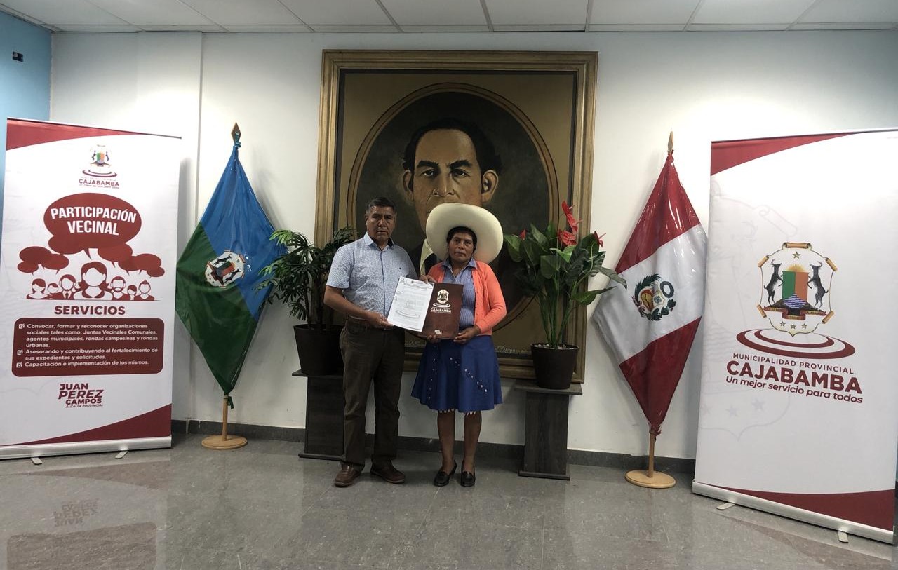 Juramentación a agente municipal de Cashapamba