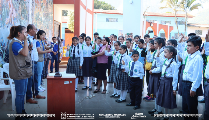alumnos de niveles primaria y secundaria