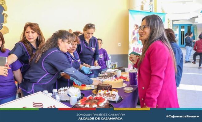 📌La Municipalidad Provincial de Cajamarca, se sumó al festival de de postres por los niños con cáncer de Cajamarca, que se realizó en el patio de la comuna local.
✅Esta actividad se realizó con éxito, permitiendo recaudar fondos y así ayudar a decenas de niños carentes de recursos económicos.