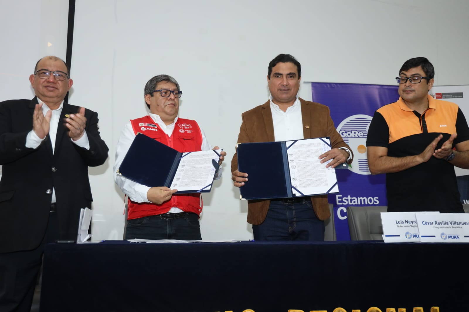 GORE Y ANIN firman convenios para ejecutar carretera Frías-Chulucanas y canal Miguel Checa