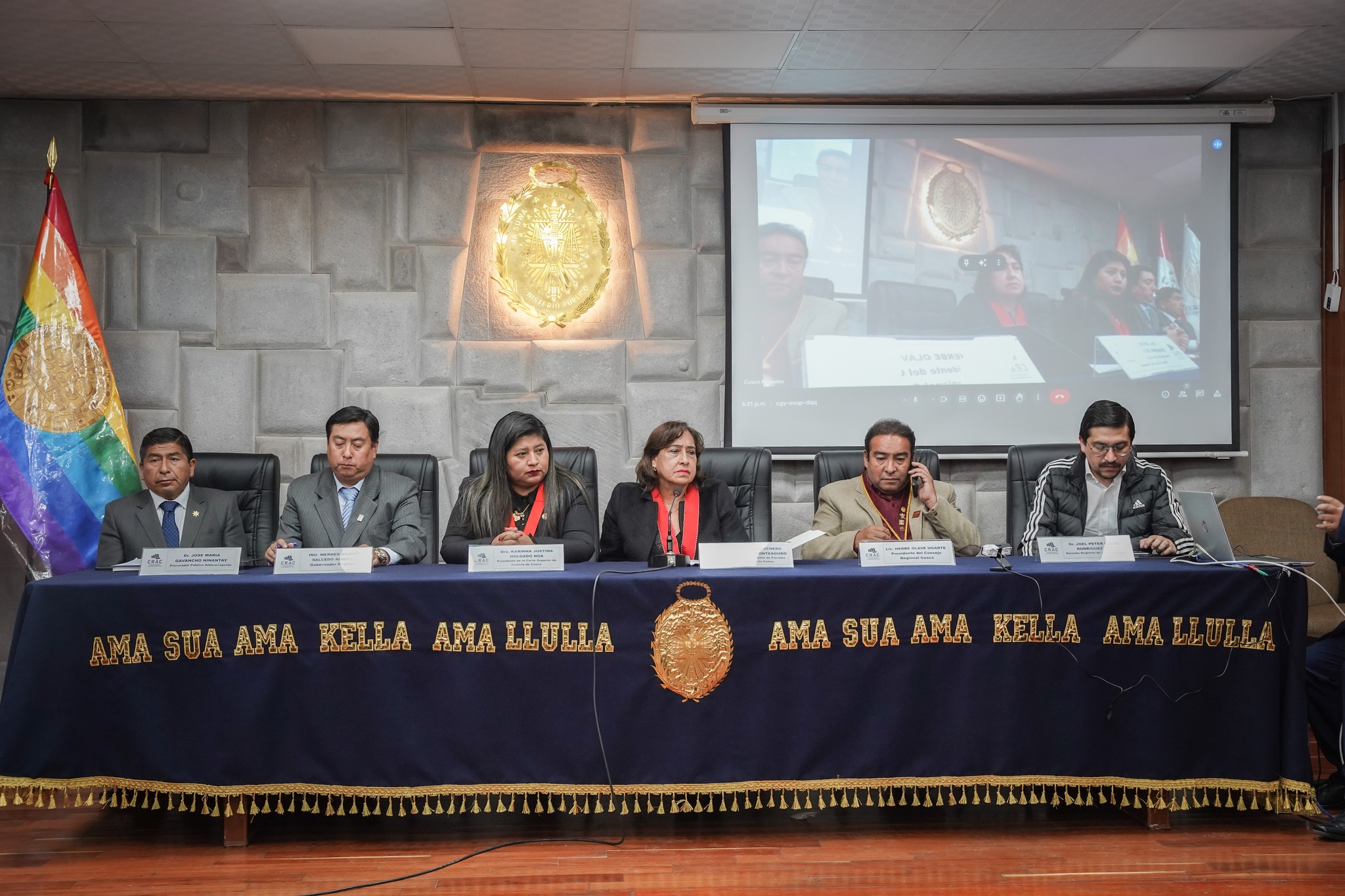 Presidenta de la Corte de Cusco tomó juramento a flamante titular de la Comisión Regional Anticorrupción Cusco periodo 2024-2025