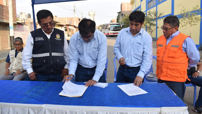 Entrega de terreno para obra en Alto Salaverry