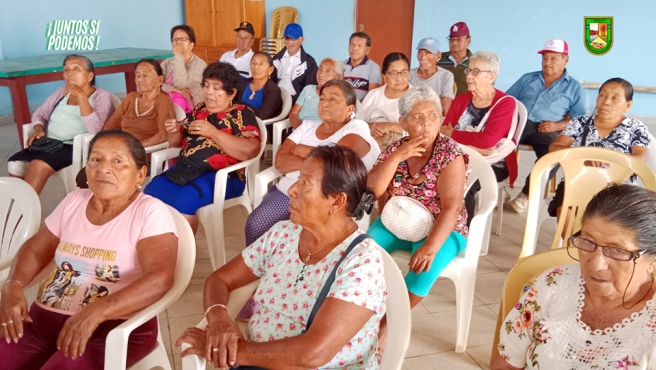 Foto, Adultos mayores participan de talleres de dialogo y recreación
