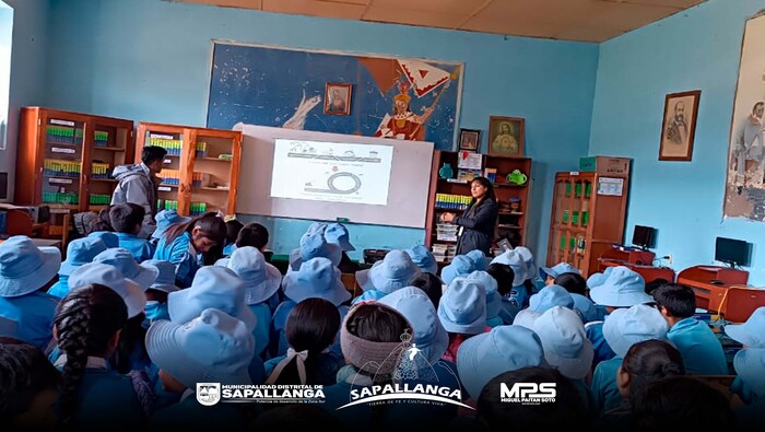 Estudiantes de la I.E. Virgen de Fátima reciben charla se sensibilización para el buen manejo de residuos solidos