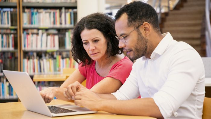 Oportunidad de becas para estudiantes peruanos e italianos residentes