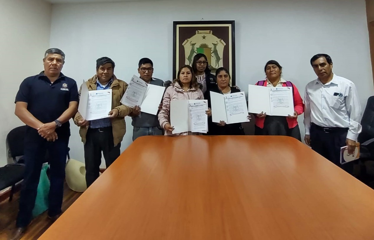 Juramentación a asociación de vendedores comerciantes
