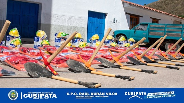 la Municipalidad Distrital de Cusipata a través de la Oficina de Defensa Civil y Gestión de Riesgos realizó la entrega de Kit de bienes y primeros auxilios