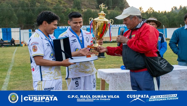 Reconocimiento y premiación al campeón y sub campeón de copa peru y copa Master Cusipata 2024
