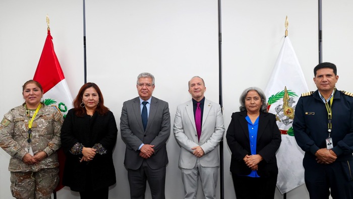 Mindef y Universidad Cayetano Heredia firman adenda para fortalecer la prevención del VIH/SIDA en las FF.AA.