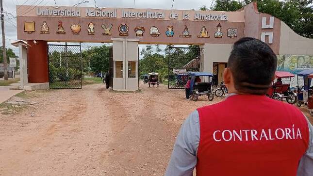 La Contraloría General alertó que funcionarios de la Universidad Nacional Intercultural de la Amazonía aprobaron y realizaron 54 pagos por S/ 238 mil a trabajadores, que incluyen al rector, vicerrectores, docentes y administrativos, por concepto de reintegro y montos adicionales al sueldo sin sustento técnico ni legal, lo cual afecta la legalidad, correcta gestión y utilización de recursos públicos del Estado.