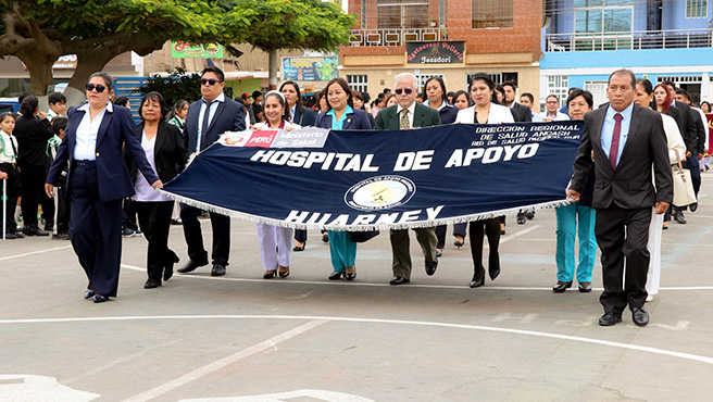 Rindiendo homenaje a nuestros símbolos patrios, la Municipalidad Provincial de Huarmey, realizó el acto protocolar del izamiento dominical