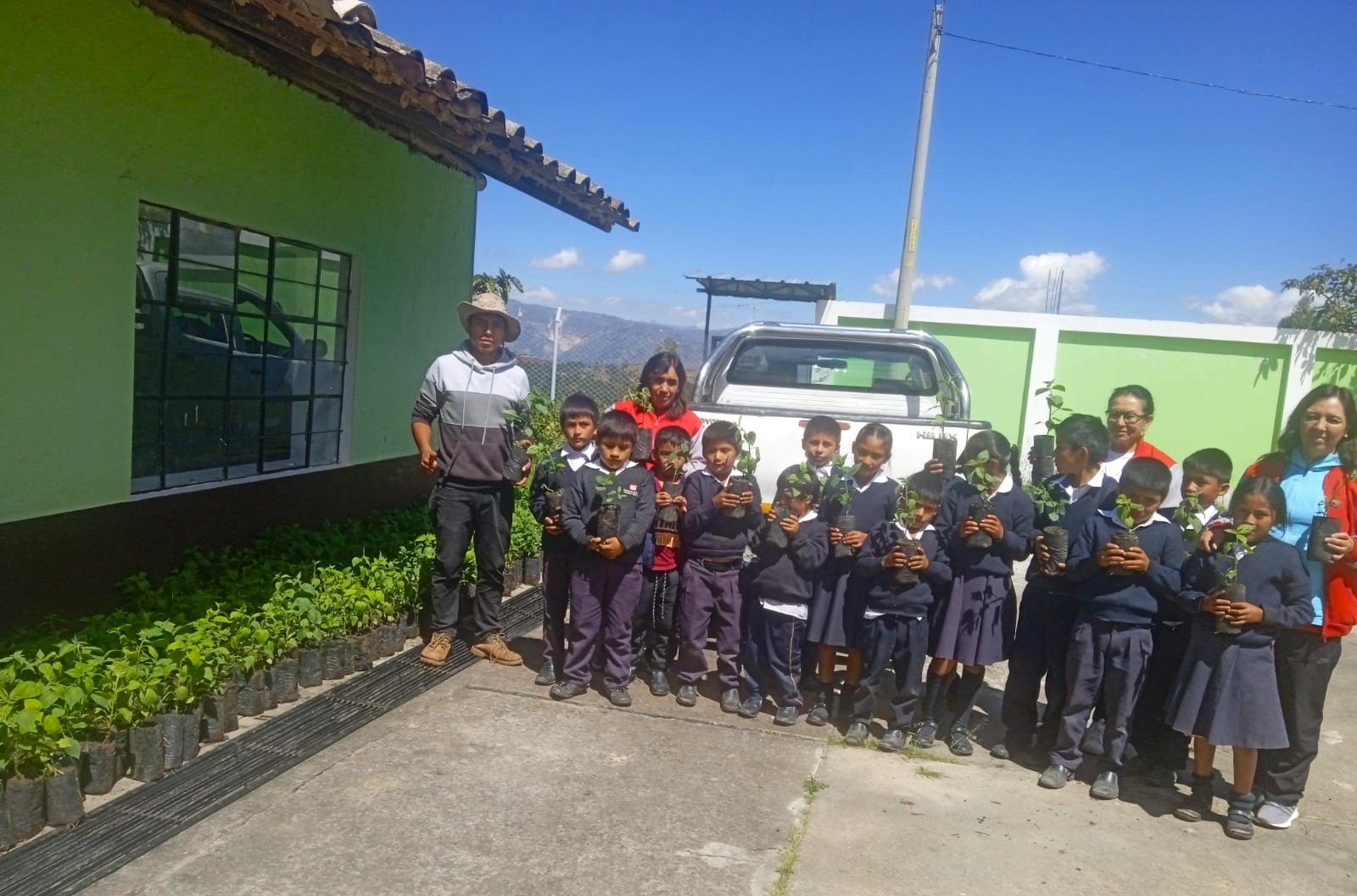 Entrega de plantones de rocoto en Mollepamba