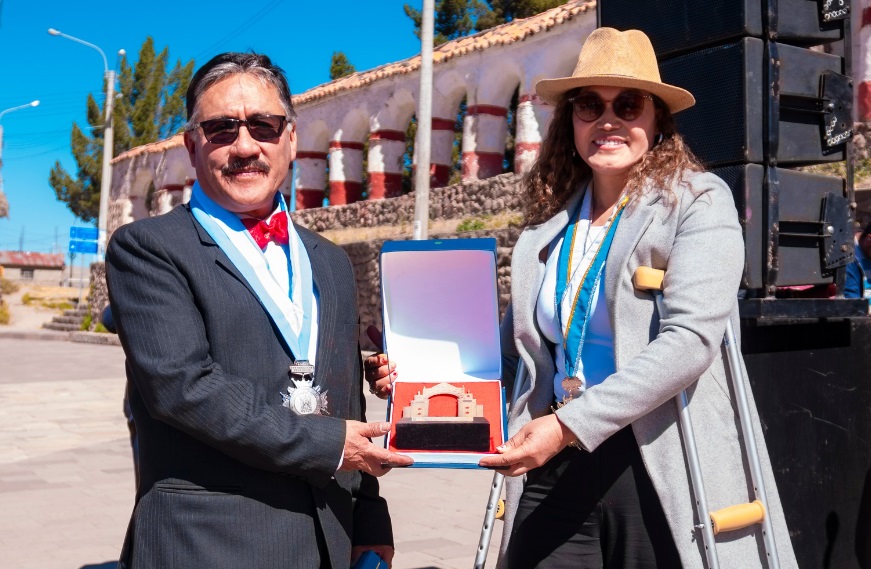 Municipalidad de Puno rinde homenaje a la Emblemática Estudiantina Chucuito en su 45° aniversario