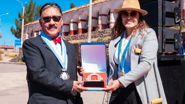Municipalidad de Puno rinde homenaje a la Emblemática Estudiantina Chucuito en su 45° aniversario