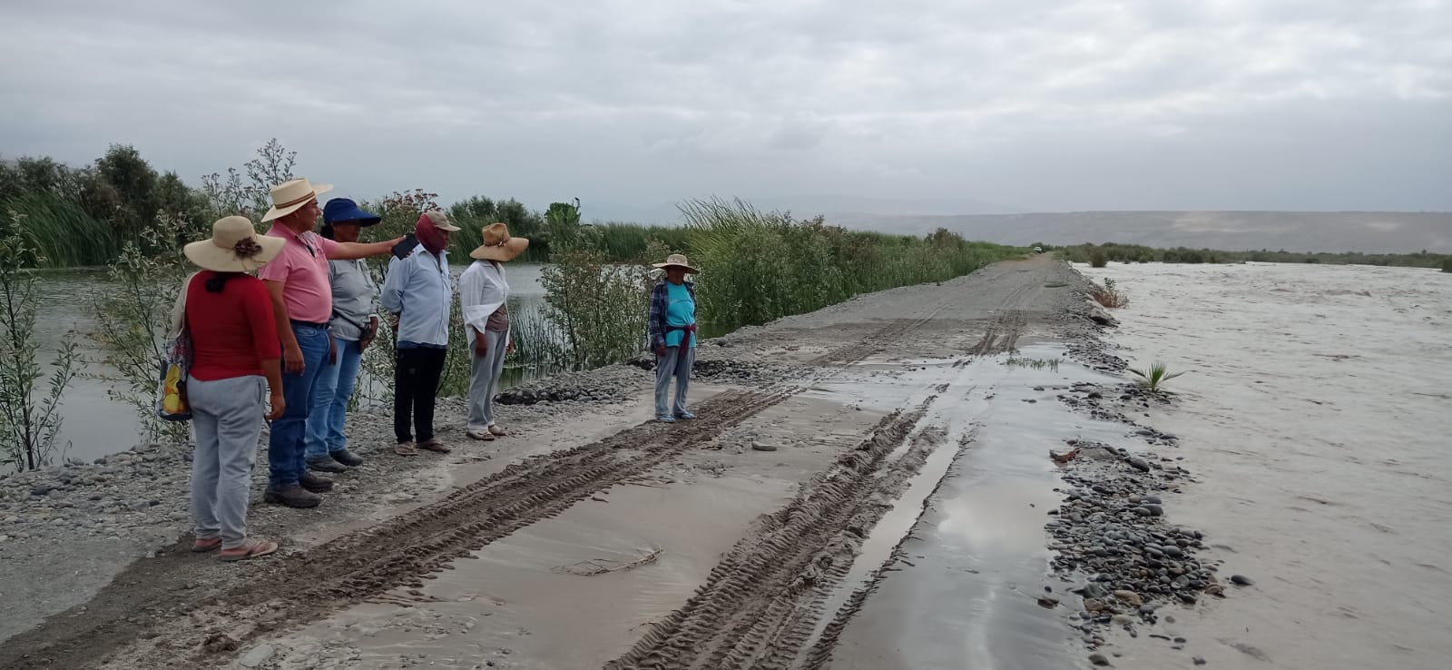 apoyo a los agricultores con maquinarias