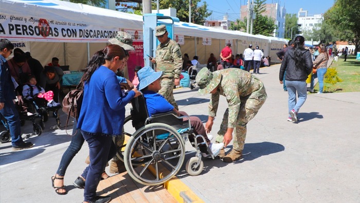 Más de 11 mil personas fueron atendidas en Ayacucho en los dos primeros días de la campaña cívica de las FF.AA.
