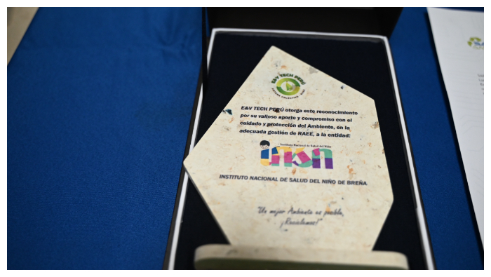 La institución recibió Certificados de Disposición Final y Manejo Ambiental con referencia a la donación de 11,760 toneladas de bienes muebles RAEE que fueron gestionados de manera ambientalmente adecuada en el Sistema de Manejo Colectivo.