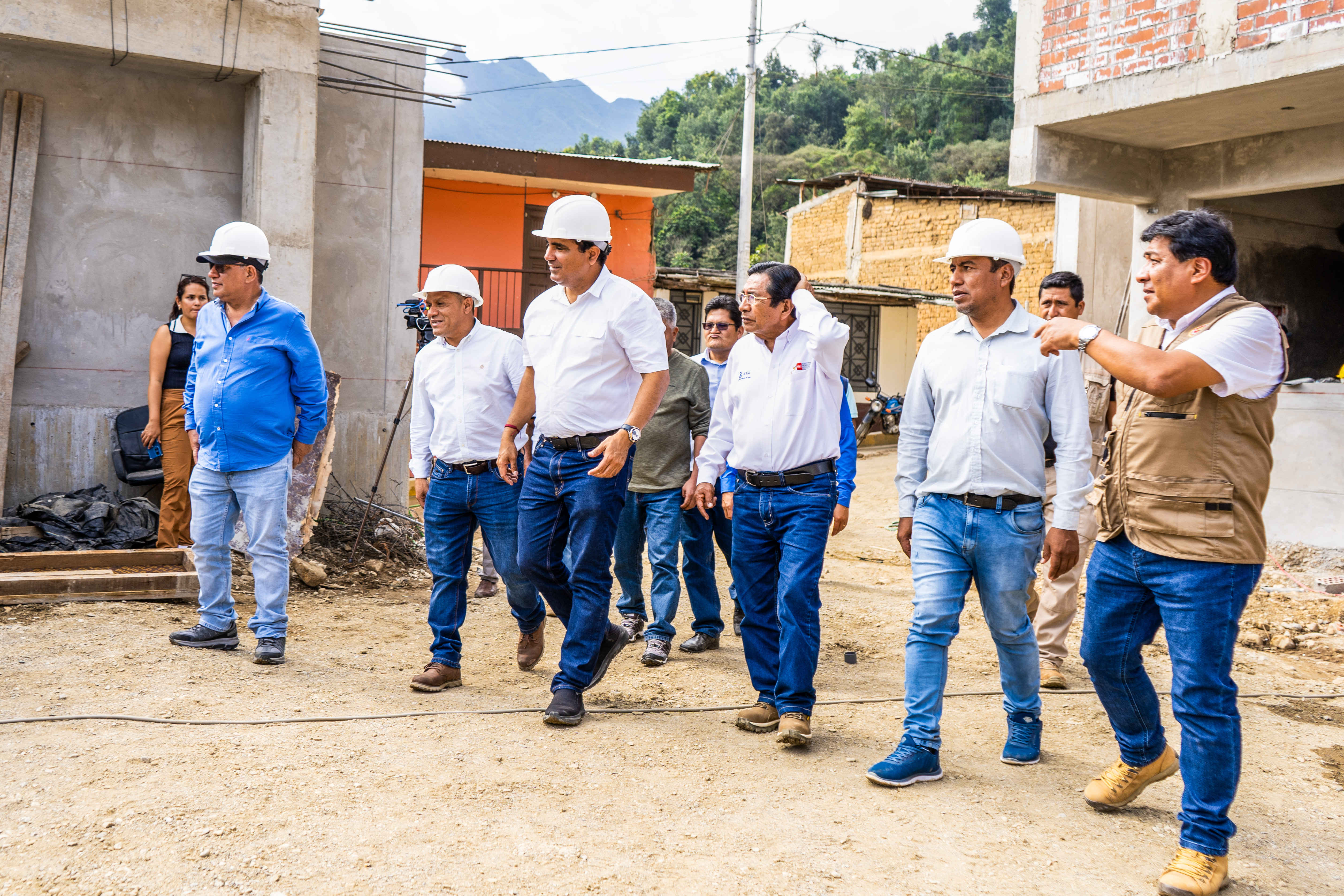 Gobernador Luis Neyra: "Nuestros niños deben estudiar en ambientes adecuados y seguros que optimicen su rendimiento académico"