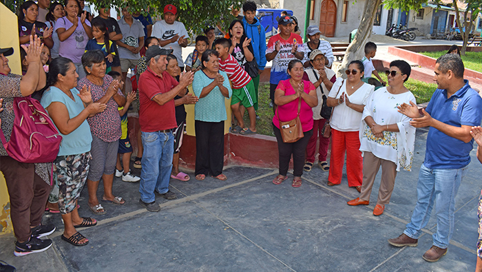 Alcalde de Nepeña recibe visita de la congresista Martha Moyano 