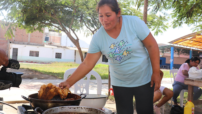 Comité de Damas realiza Pollada para atender casos sociales