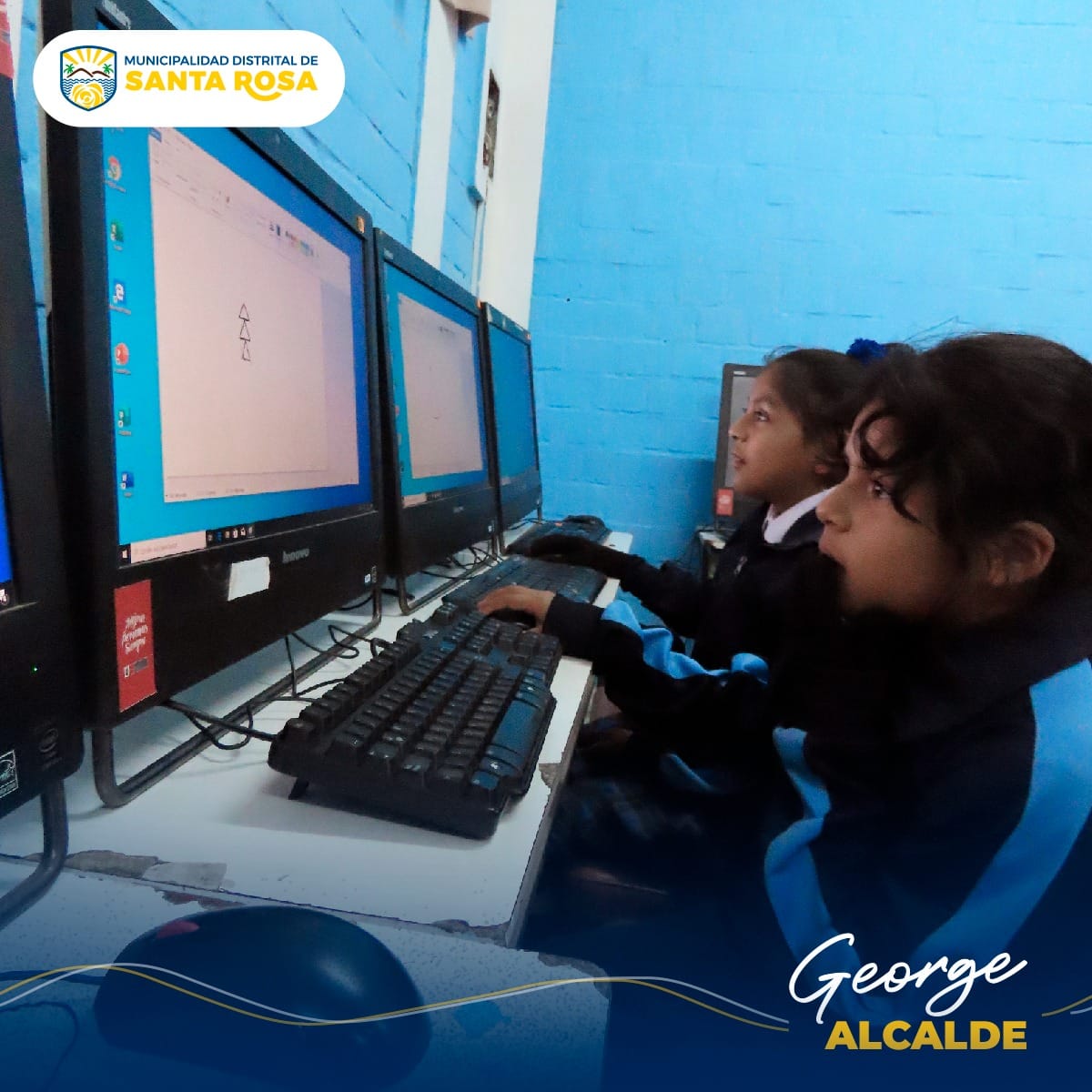 Estudiantes de la I.E. N° 892-8187 “La Arboleda” son instruidos en sus clases virtuales.