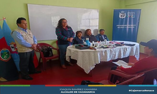 📌La Municipalidad Provincial de Cajamarca, a través del área de Renace Mujer y Familia, ha realizado la descentralización de sus servicios para llegar a más personas. En colaboración con la subprefectura del distrito de San Juan, se ha inaugurado un taller gratuito de enseñanza de corte de cabello en dicha localidad.
💇En esta ocasión, un total de 25 participantes, tanto hombres como mujeres, se beneficiaron de este taller que dura 3 meses y busca desarrollar habilidades que le permitan a los hermanos de San Juan mejorar su vida.