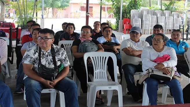 Directores de II.EE. participan del taller.