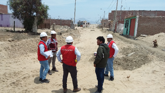 La Contraloría General determinó que funcionarios y servidores de la Municipalidad Provincial del Santa (MPS) beneficiaron a un consorcio que ejecutó la obra de mejoramiento del servicio de transitabilidad peatonal y vehicular en la Villa El Periodista en Nuevo Chimbote en el 2023 al otorgarle la buena pro sin corresponder, pese a no acreditar la experiencia en obras similares y ofrecía el mayor precio.