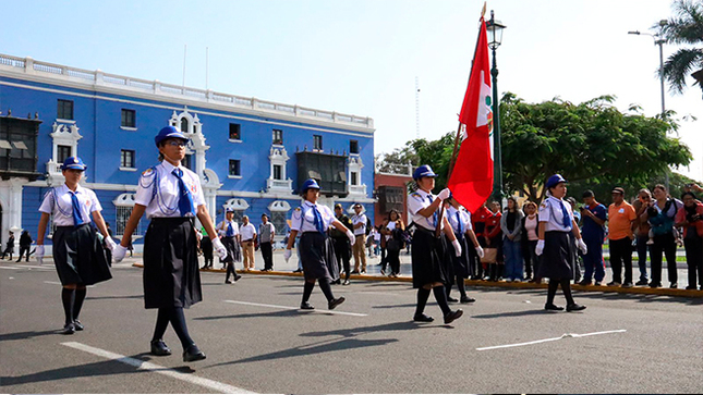 Demostración de civismo y patriotismo en I Concurso Regional Escolar de Escoltas y Estado Mayor