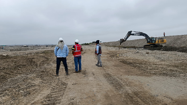 La Contraloría General alertó al Proyecto Especial Tambo Ccaracocha que la obra de protección de riberas en el río Pisco, ante el peligro de inundaciones y socavaciones en los sectores de Caucato y Figueroa, se ejecuta sin la presencia del residente y supervisor, entre otros especialistas, lo que pone en riesgo la calidad de los trabajos y el cumplimiento de las obligaciones contractuales.