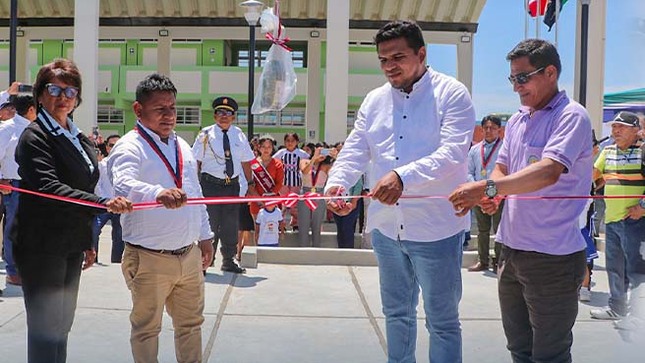 Alcalde de Paita inaugura moderna infraestructura de la I.E.I N°407 en la Islilla-Paita