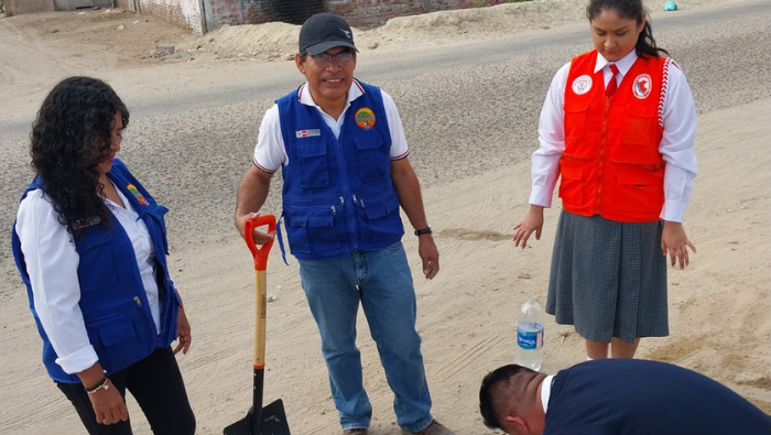 Arborización simbólica en la margen del rio Piura como parte de las actividades por el día mundial del Medio Ambiente