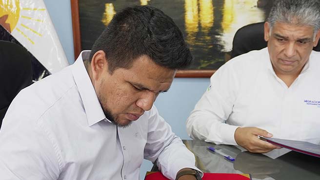 Alcalde suscribe acta de intención con migraciones para identificar a extranjeros ilegales en Paita
