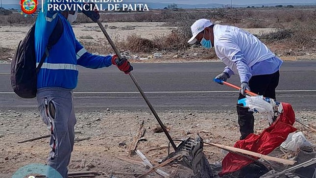Recogen 12 TN de residuos sólidos de la carretera Paita – Yacila en el día de la tierra