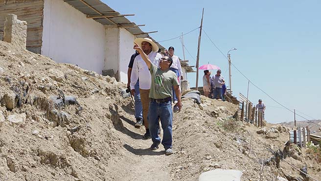 Alcalde Pedro Cuadros visitó tres sectores vulnerables en temporada de lluvias de la zona baja de Paita